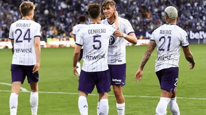 开云官网-今晚法国杯焦点战，埃因霍温回应争议，媒体盛赞，细节决定成败的简单介绍